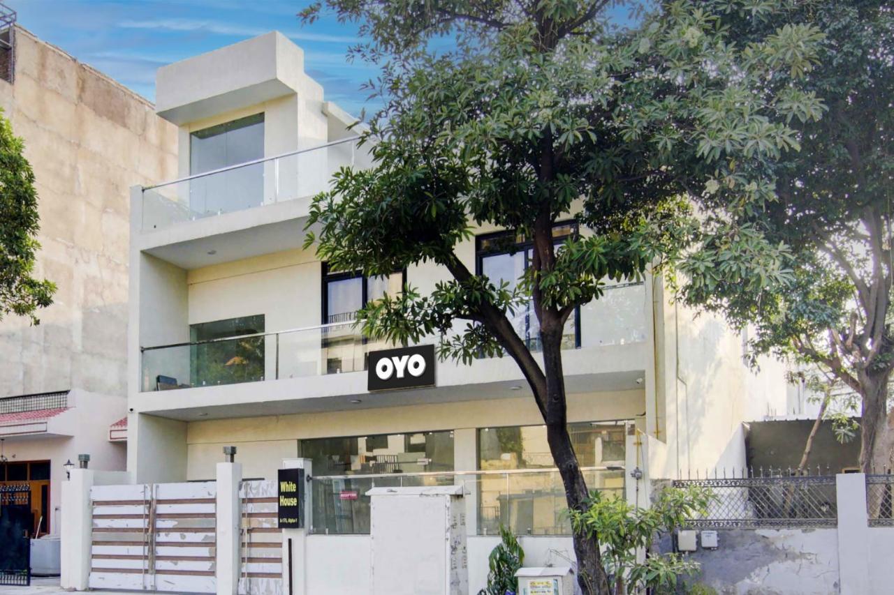 Hotel Oyo White House Noida Esterno foto